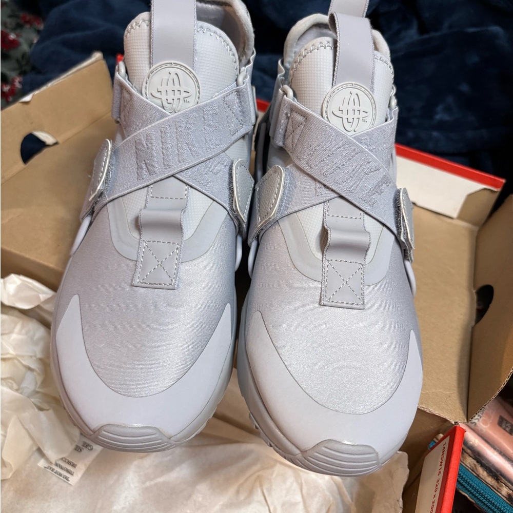 Nike Huarache city gs Metallic Gray Sneakers